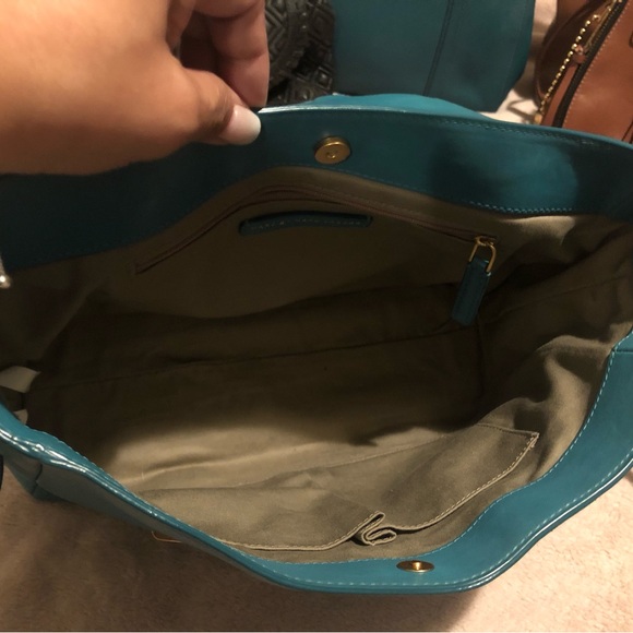 Marc by Marc Jacobs. A rare collection. It’s a teal colour with gold hardware - Picture 4 of 6